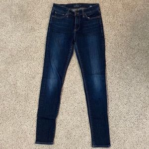 Dark wash skinny Jean
